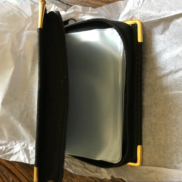 Zip Up Credit Card Case - Picture 3 of 6